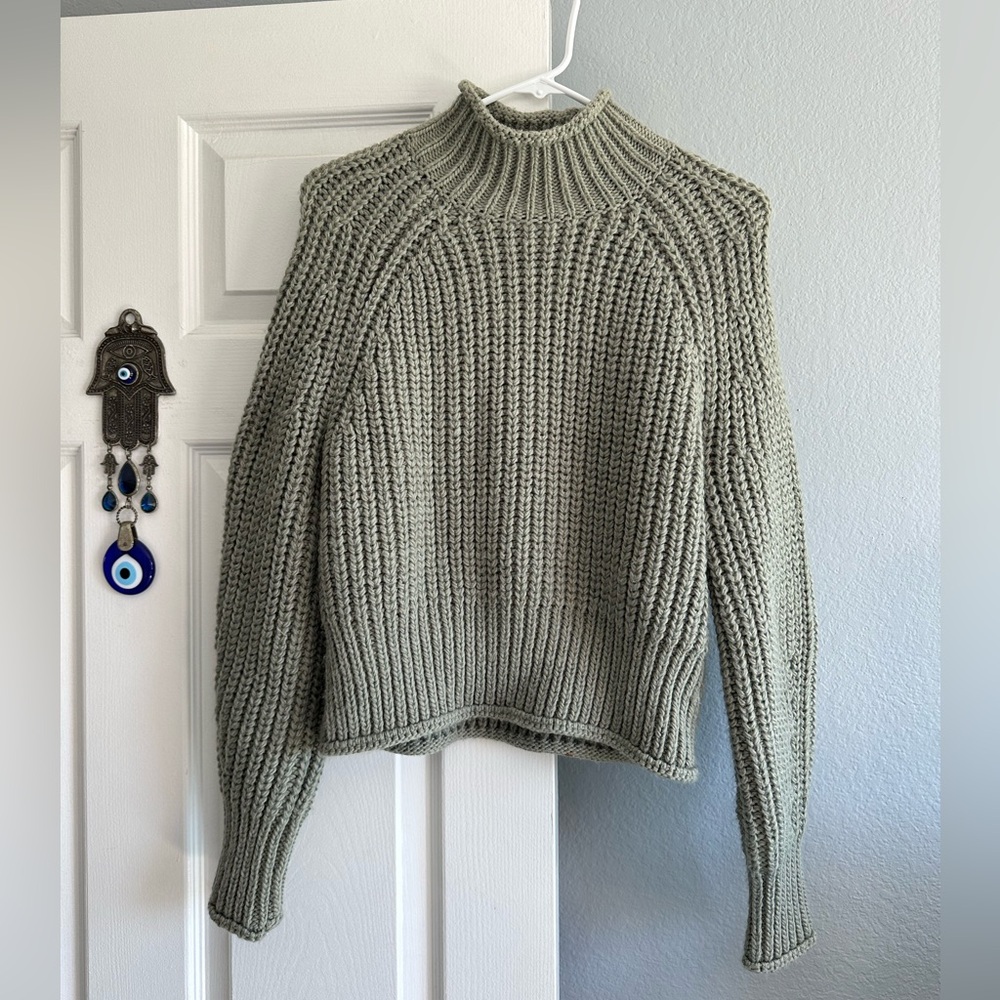 H&M Chunky Women's Turtleneck Sweater - light olive color. Worn once.